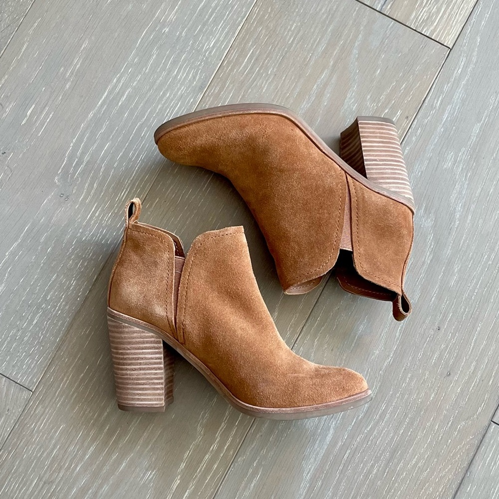 Dolce Vita camel suede booties